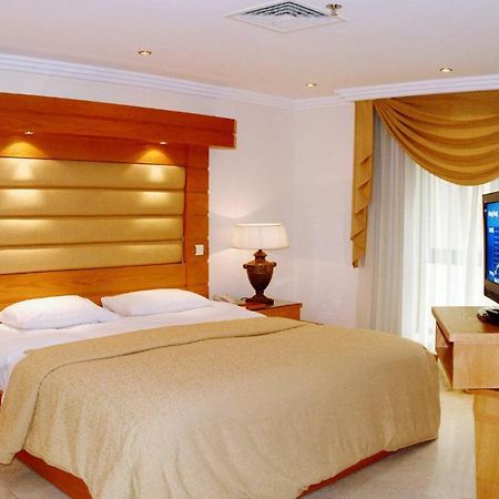 Mirage Suites Kuwait City Quarto foto